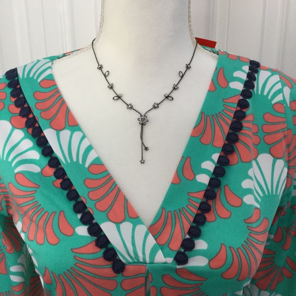 💼🗂Tracy Negoshian 1/2 sleeved V-neck blouse - Picture 2 of 8